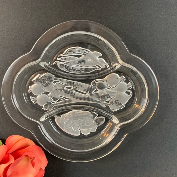 VTG Intaglio Frosted Clear Glass 3 Section Vegetable Relish Dish Serving Tray - Picture 6 of 6